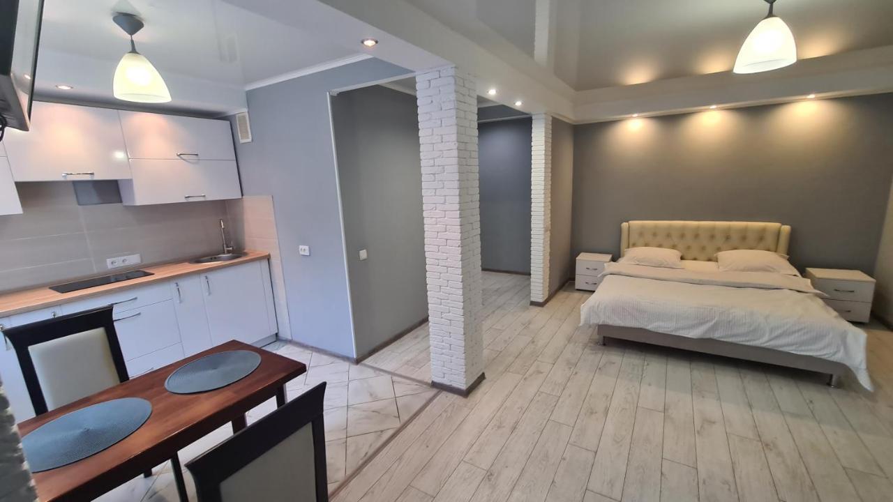 Apartaments On Vulytsia Heroiv Ato 32 Krivoy Rog Bagian luar foto