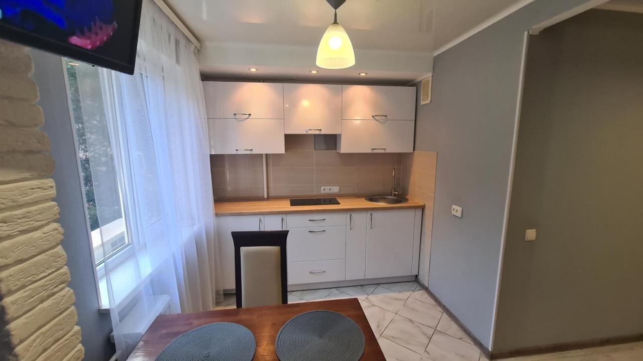 Apartaments On Vulytsia Heroiv Ato 32 Krivoy Rog Bagian luar foto