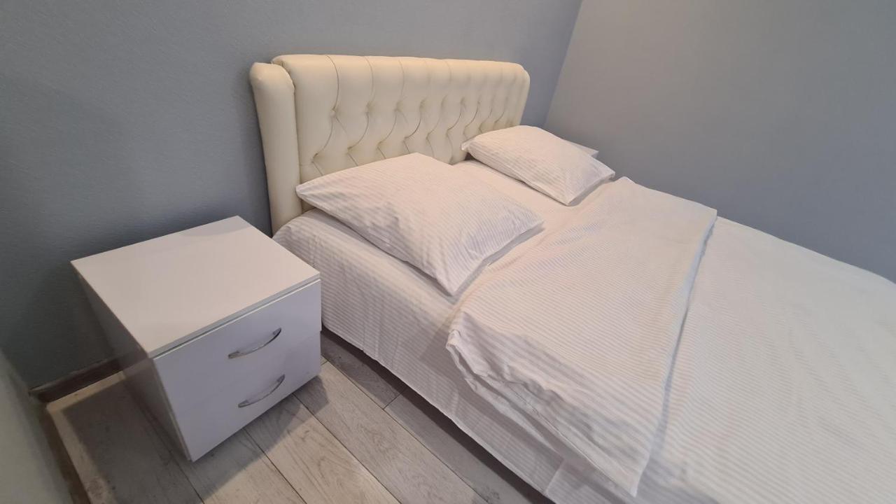 Apartaments On Vulytsia Heroiv Ato 32 Krivoy Rog Bagian luar foto
