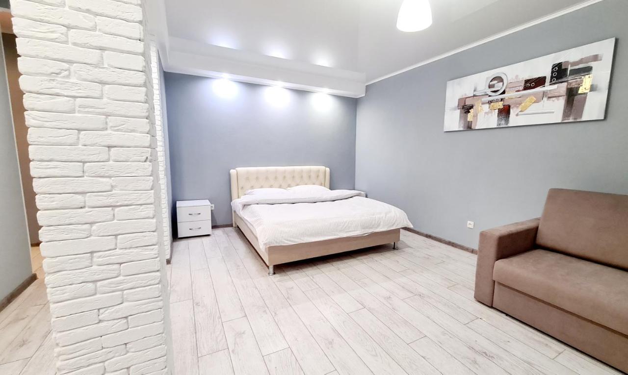 Apartaments On Vulytsia Heroiv Ato 32 Krivoy Rog Bagian luar foto